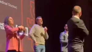 가자지구의 무함마드 사와프, 살라 알 하우 감독의 《가자의 두 쌍둥이: 집으로 돌아와요》가 암스테르담 다큐영화제에서 기립 박수를 받았습니다 👏